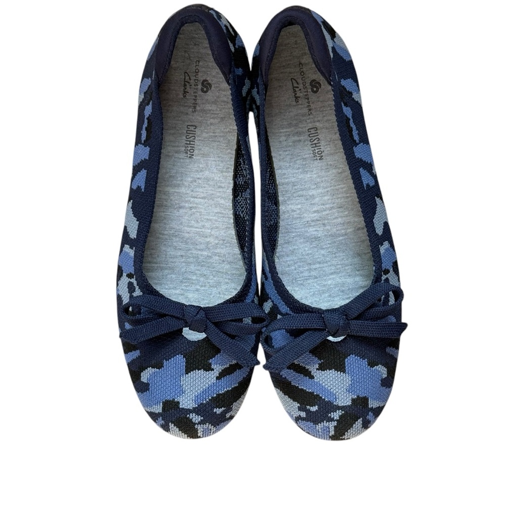 Clarks Camouflage Ballet Flats Blue Size 6 Colorful Comfy Travel Career